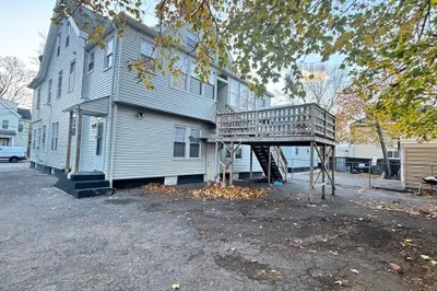 10 Eame St #b