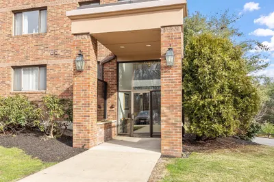 11 Ledgewood Way #12