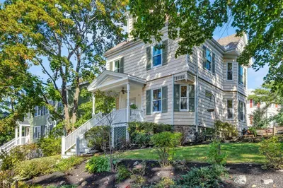 3 Crescent Hill Avenue 1