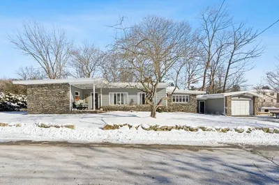 10 Maplewood Ave 1