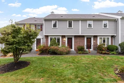4302 Deerfield Circle #4302 1