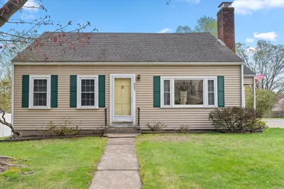 557 Main St 1