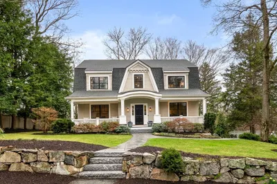 69 Forest St