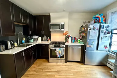 4 Chesterton St #1
