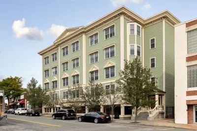 426 Main St #303 1