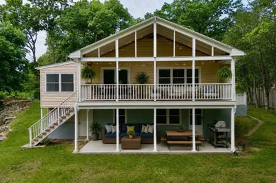 82 Cottage St 1