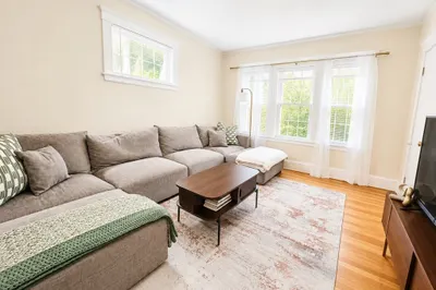 136 Spring St #3R