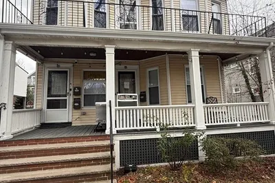 30-32 Melrose St #30