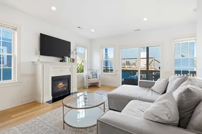 118 Saxton St #3 1