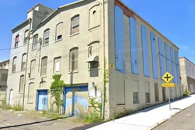 90 Sargeant St 1