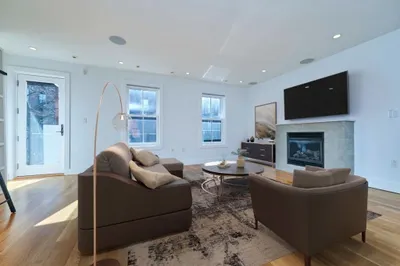 24 Hanson Street #2