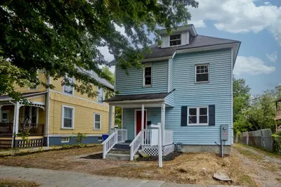 206 King St