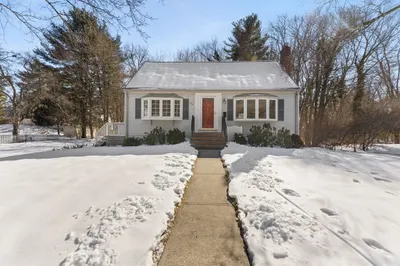 39 Macdonald Cir