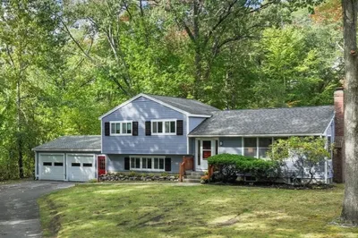 324 Nashoba Rd