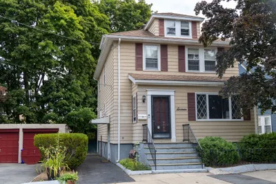 16 Avalon Rd 1