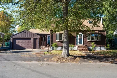 12 Catalina Road