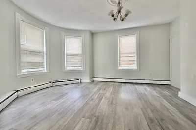8-10 Oakland St #1 1
