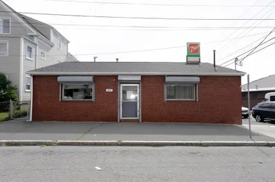 60 Madeira Avenue 1