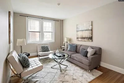52 Strathmore Rd #25