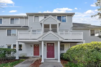360 Littleton Rd #B9 1