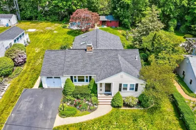 32 Tamarack Rd 1