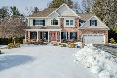 56 Candlewood Dr 1