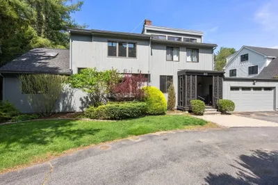 72 Brook Rd