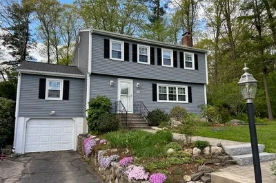 438 Oakland Pkwy