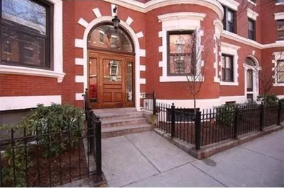102 Gainsborough St #304E 1