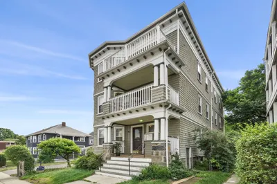 6 Iona St #3
