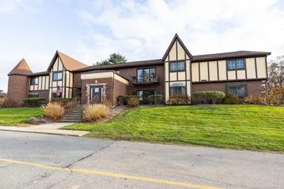 8 Rainbow Pond Drive #8 1