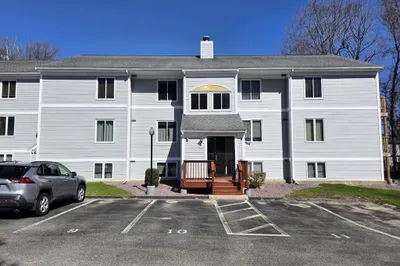 330 Sunderland Rd #11 1