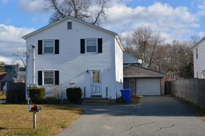 15-17 Lloyd Avenue 1