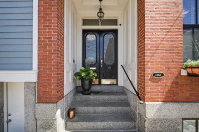 19 Salem St #2 1