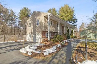 20 Copley Dr 1