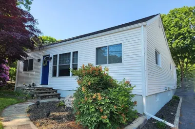 450 Center St 1