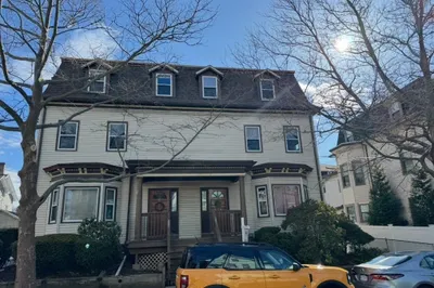 16 Arlington Street #1