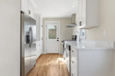 20 Beacon St #2 1