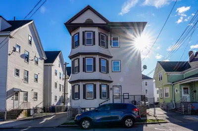 272 Davis St