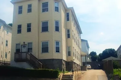 88 Plantation St 1