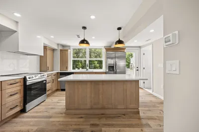 7 Somerville Ave 1
