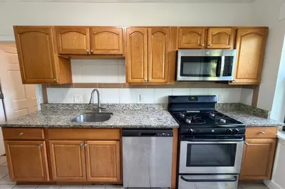 435 Walnut Ave #9 1