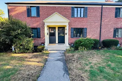 17 Grant Ave #17