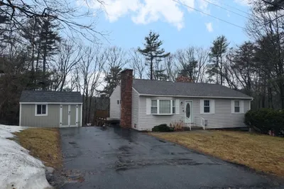 35 Pine Ridge Dr