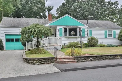18 Maple St