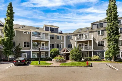39 Taylor Drive #2006