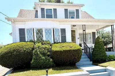 123 Ferris St 1