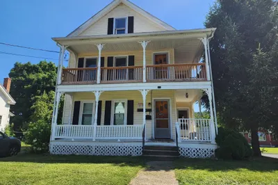 32 Maple Ave 1