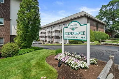 195 Independence Ave #122 1