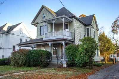 22 Laurel St 1